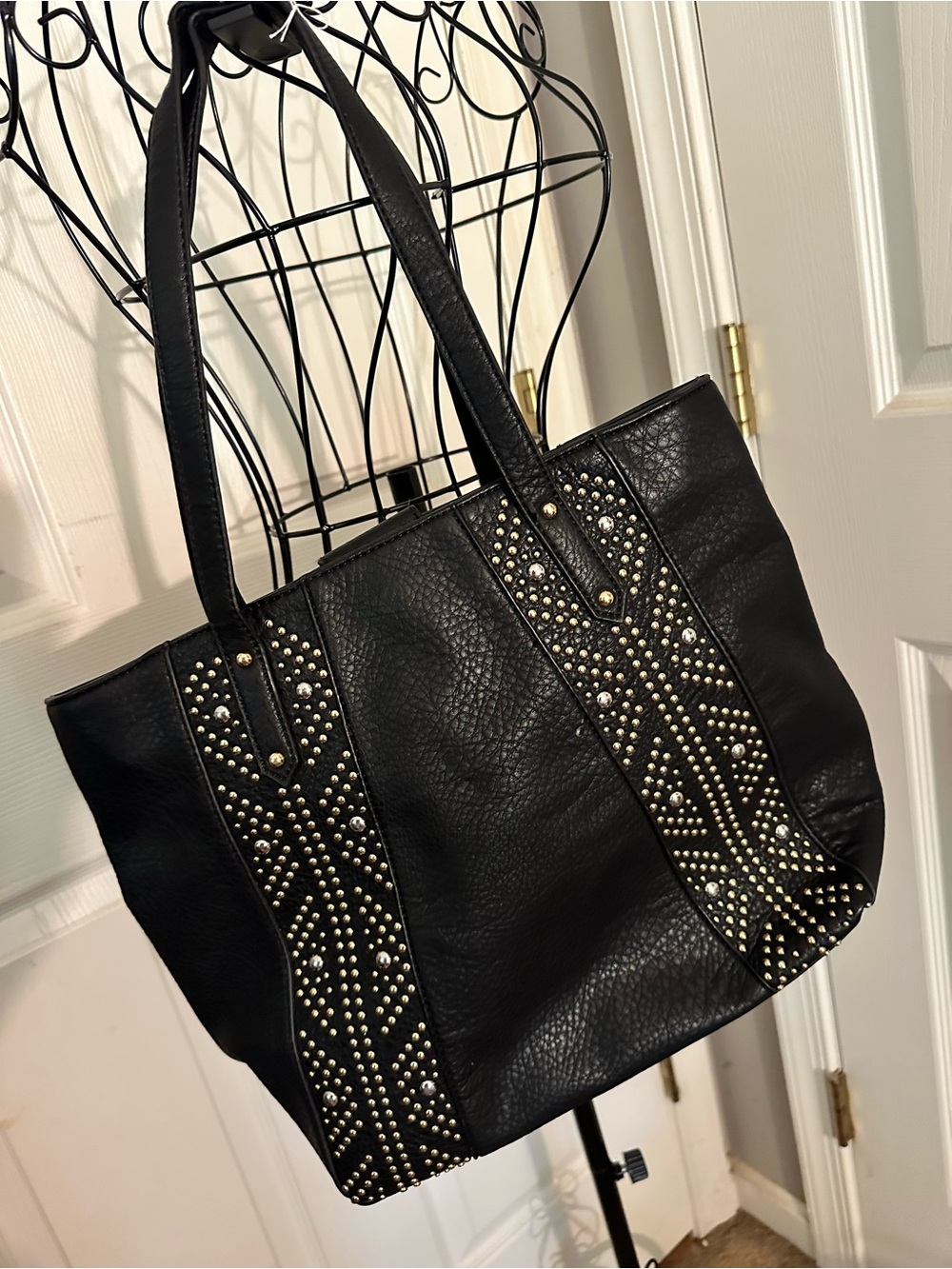 Enzo Angiolini Black Leather Shoulder Bag W/ Studded accents. Hard To Find